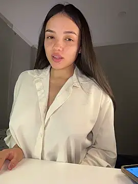 Snapshot of MisFrekcles_ chatting on February 2026 10:25:02 AM MisFrekcles online show from February 2026 10:25:02 AM