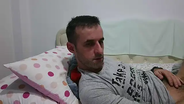 Snapshot of stevenpit chatting on January 2025 06:47:01 PM stevenpit online show from January 2025 06:47:01 PM