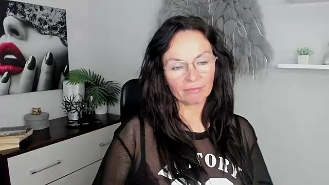 HelenLuxx online show from January 2025 10:18:02 AM