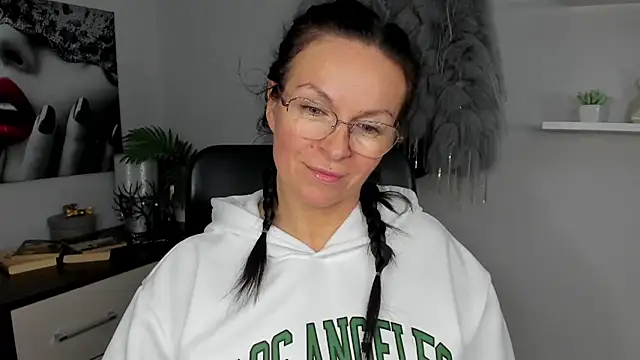 HelenLuxx online show from January 2025 10:34:02 AM