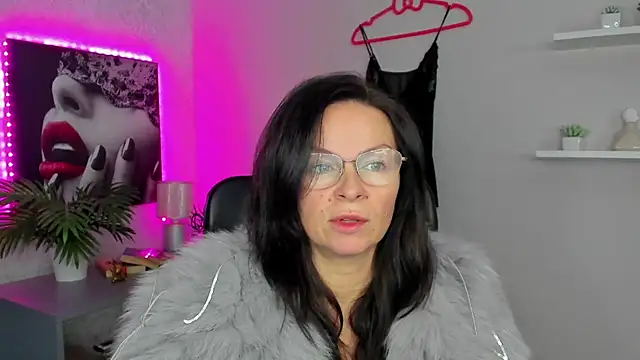 HelenLuxx online show from February 2025 07:41:01 AM