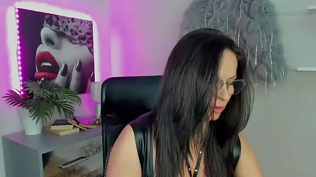 HelenLuxx online show from March 2025 05:15:02 PM