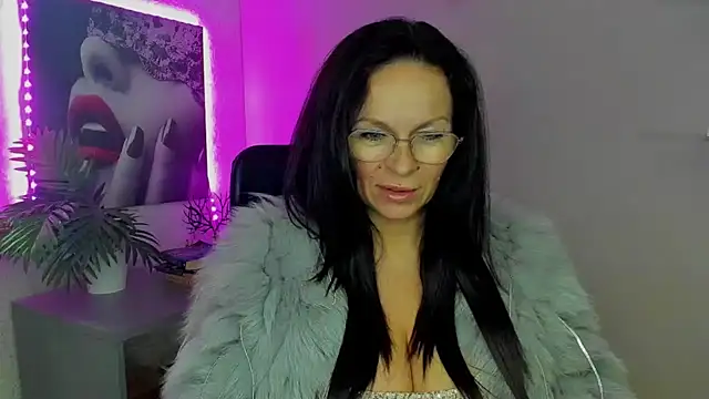 HelenLuxx online show from September 2025 05:50:01 PM