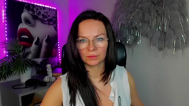 HelenLuxx online show from March 2026 04:02:02 PM