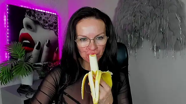 HelenLuxx online show from March 2026 03:40:01 PM