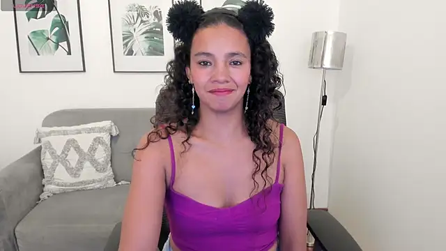 Snapshot of leslyflorez chatting on February 2025 12:14:01 AM leslyflorez online show from February 2025 12:14:01 AM