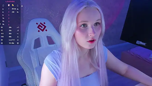 Snapshot of SweeteRose_Royce chatting on January 2025 05:20:01 PM SweeteRose Royce online show from January 2025 05:20:01 PM