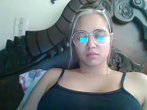 trianabell online show from January 2025 08:54:01 PM