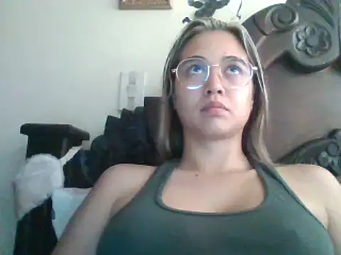 trianabell online show from February 2025 04:21:01 PM