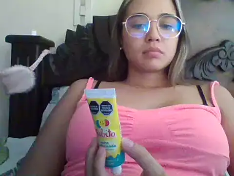 trianabell online show from February 2025 07:26:01 PM