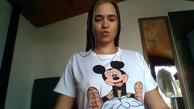 trianabell online show from December 2025 06:49:01 PM