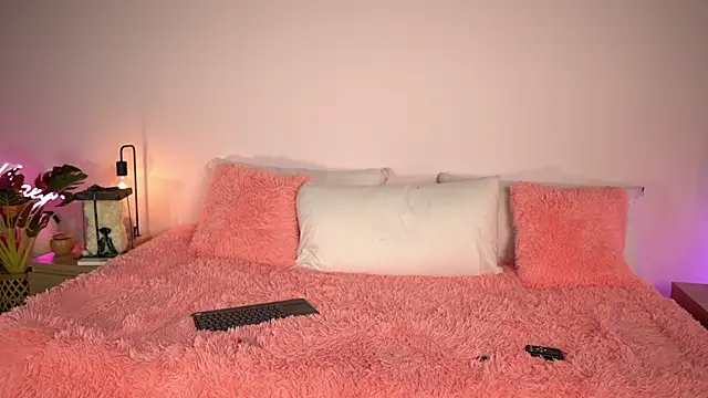 Snapshot of TamyHoney chatting on November 2025 12:13:01 AM TamyHoney online show from November 2025 12:13:01 AM