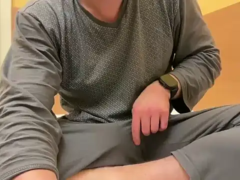 Snapshot of etat_onn chatting on November 2025 12:45:02 AM etat onn online show from November 2025 12:45:02 AM