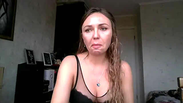 Snapshot of AngelinaLove28 chatting on October 2025 06:48:01 AM AngelinaLove28 online show from October 2025 06:48:01 AM