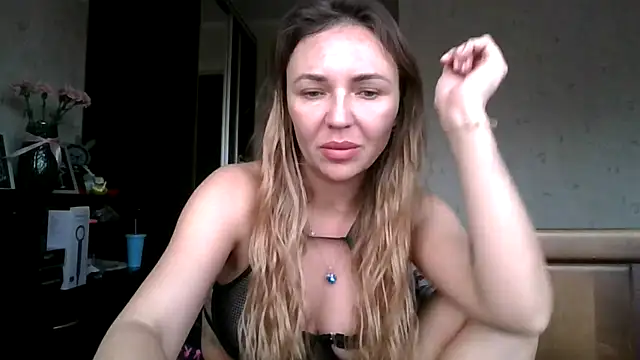 Snapshot of AngelinaLove28 chatting on November 2025 07:42:02 AM AngelinaLove28 online show from November 2025 07:42:02 AM