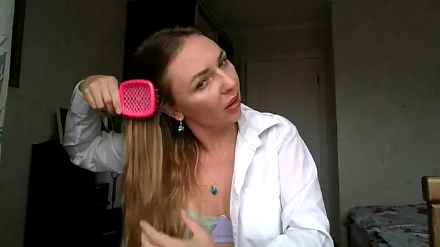 Snapshot of AngelinaLove28 chatting on November 2025 07:51:01 AM AngelinaLove28 online show from November 2025 07:51:01 AM