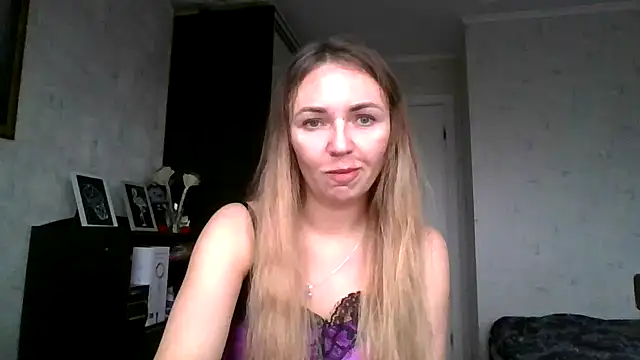 Snapshot of AngelinaLove28 chatting on November 2025 06:56:02 AM AngelinaLove28 online show from November 2025 06:56:02 AM