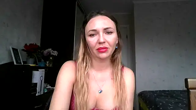 Snapshot of AngelinaLove28 chatting on December 2025 07:28:01 AM AngelinaLove28 online show from December 2025 07:28:01 AM