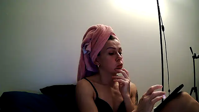 Snapshot of anechka1 chatting on December 2025 09:41:02 PM anechka1 online show from December 2025 09:41:02 PM