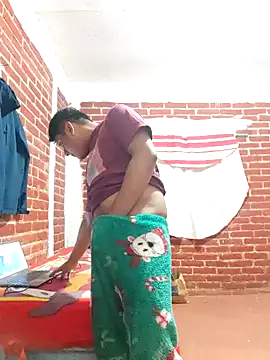 Snapshot of Cris_ale1218 chatting on November 2025 04:57:01 AM Cris ale1218 online show from November 2025 04:57:01 AM