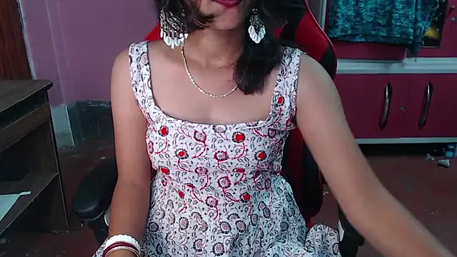 Snapshot of Angel_Alison_ chatting on February 2025 09:33:01 PM Angel Alison  online show from February 2025 09:33:01 PM