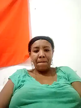 Snapshot of Surreyaa chatting on December 2024 05:50:01 AM Surreyaa online show from December 2024 05:50:01 AM