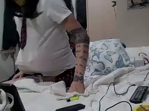 Snapshot of Kamaleonix chatting on December 2024 01:34:01 AM Kamaleonix online show from December 2024 01:34:01 AM