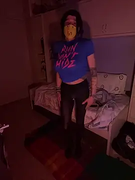 Snapshot of Kamaleonix chatting on February 2025 10:09:01 PM Kamaleonix online show from February 2025 10:09:01 PM