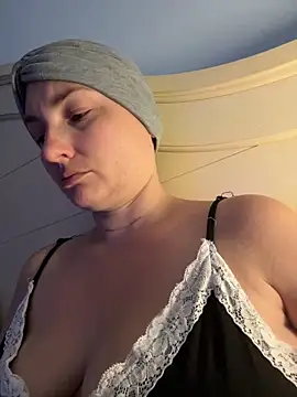 MilfyMrsRobinson online show from May 2026 10:17:01 PM