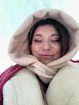 MooonReal online show from January 2025 03:33:01 AM