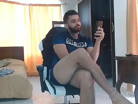 aronmiller404 online show from March 2025 01:42:02 PM