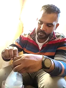 Snapshot of ListedLoin chatting on January 2025 01:19:02 PM ListedLoin online show from January 2025 01:19:02 PM