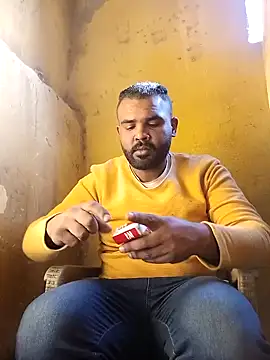 Snapshot of ListedLoin chatting on January 2025 12:01:02 PM ListedLoin online show from January 2025 12:01:02 PM