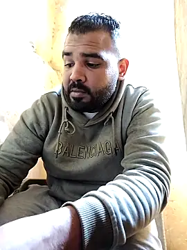 Snapshot of ListedLoin chatting on January 2025 08:18:02 AM ListedLoin online show from January 2025 08:18:02 AM