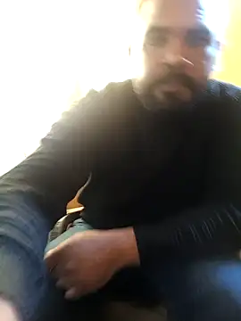 Snapshot of ListedLoin chatting on January 2025 01:31:02 PM ListedLoin online show from January 2025 01:31:02 PM