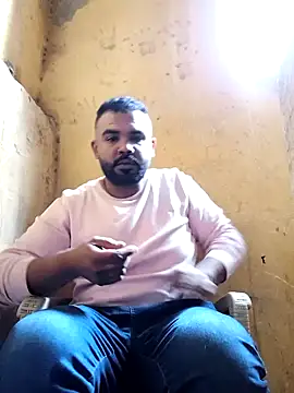 Snapshot of ListedLoin chatting on February 2025 12:00:01 PM ListedLoin online show from February 2025 12:00:01 PM