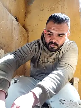 Snapshot of ListedLoin chatting on February 2025 10:47:02 AM ListedLoin online show from February 2025 10:47:02 AM