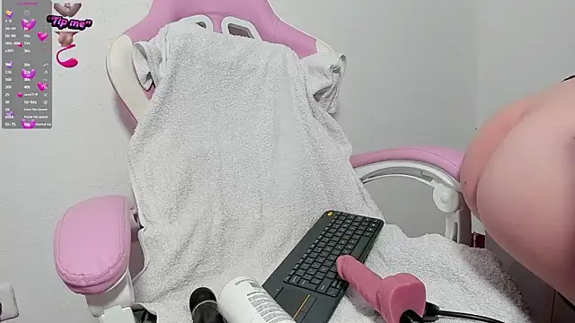 blondeb201 online show from March 2025 08:43:02 PM