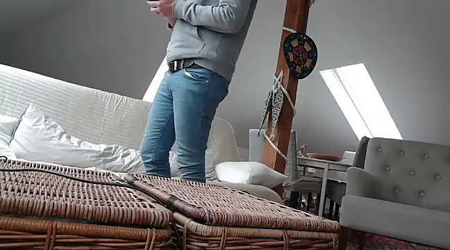 Snapshot of maxmueller321 chatting on March 2025 12:55:01 PM maxmueller321 online show from March 2025 12:55:01 PM