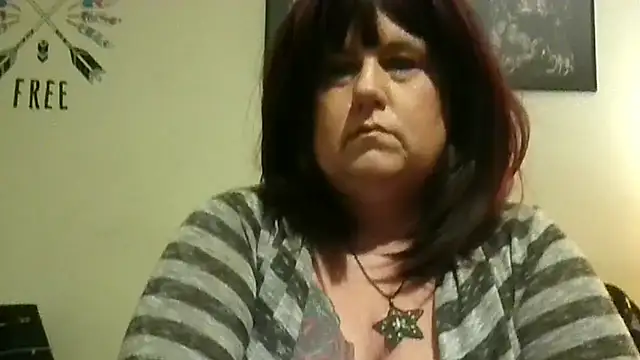 Snapshot of EyesofGlass_2XS chatting on March 2025 12:48:01 AM EyesofGlass 2XS online show from March 2025 12:48:01 AM