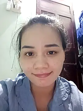 Ngoc-Trinh online show from December 2024 06:02:02 AM