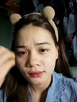 Ngoc-Trinh online show from January 2025 04:14:02 PM