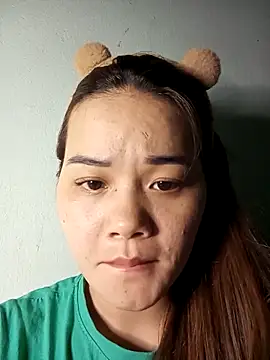 Ngoc-Trinh online show from February 2025 04:32:01 PM