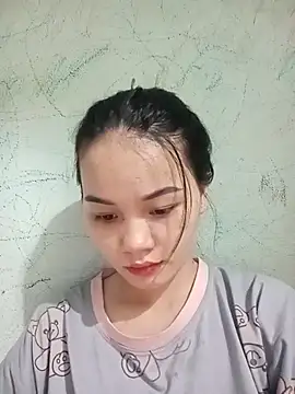 Ngoc-Trinh online show from October 2025 01:17:01 AM