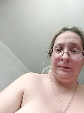 Snapshot of Icedcoffee2024 chatting on February 2025 03:42:02 PM Icedcoffee2024 online show from February 2025 03:42:02 PM