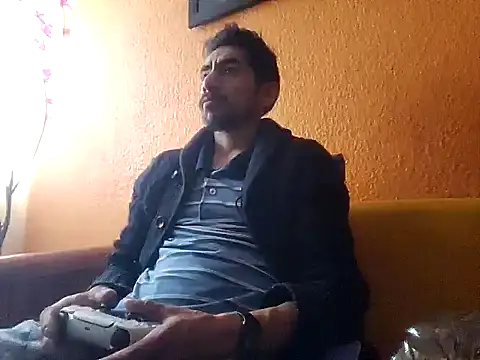 Angel Coronel online show from December 2024 08:55:01 PM
