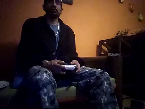 Angel Coronel online show from January 2025 04:43:01 AM