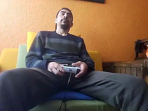 Angel Coronel online show from February 2025 05:33:01 PM