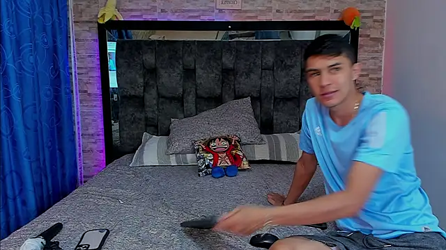 Snapshot of Juva___ chatting on February 2025 10:53:01 PM Juva online show from February 2025 10:53:01 PM