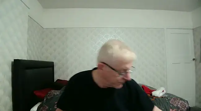 shaun63m online show from December 2024 01:18:01 AM